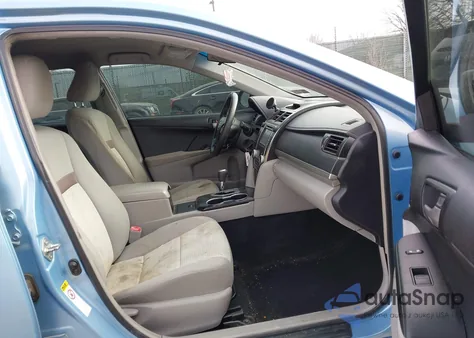 2013 Toyota Camry Le z USA, uszkodzony, nr VIN 4T4BF1FK2DR304114